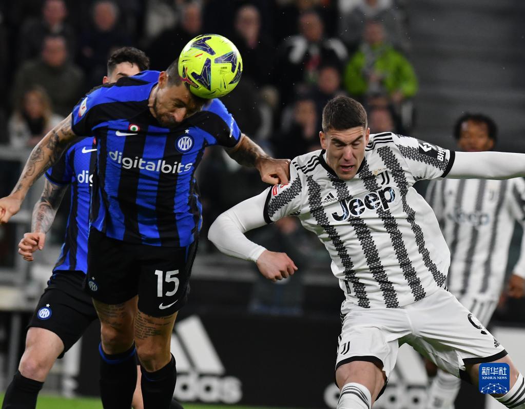 要来切尔西了？哈维-西蒙斯社媒简介删除RB莱比锡字样