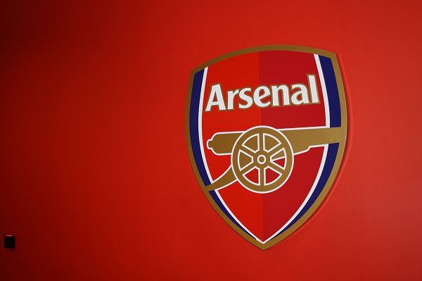 青岛西海岸总经理：郑智确实是球队新任主帅候选人之一