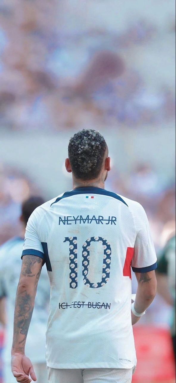 看完曼联vs埃弗顿中b费的触球集锦，拉爵还是把他卖了吧