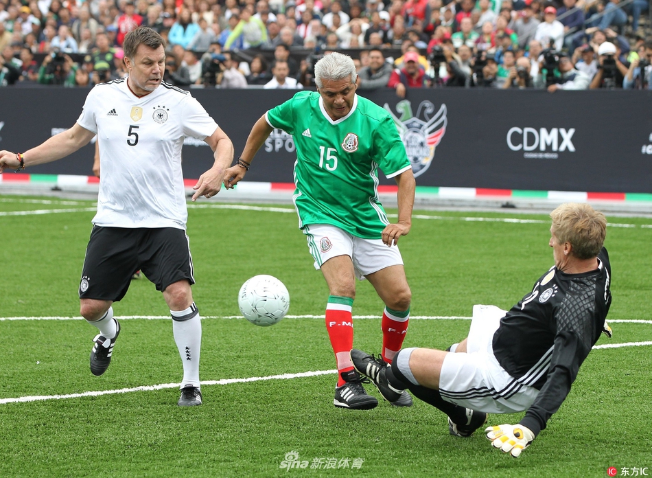 米兰名宿博列洛涛本赛季的米兰：目前球队成绩很好，但阿莱格里缺个我这样的中锋